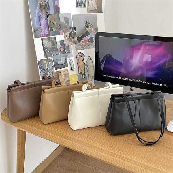 messenger bags women's new style 2022 autumn and winter simple sling single shoulder messenger soft surface large capacity tote bag
messenger bags women's new style 2022 autumn and winter simple sling single shoulder messenger soft surface large capacity tote bag