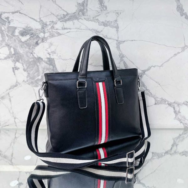 blly briefcases totes handbag briefcase designer bag men women business handbag luxurys handbag leather design lapbags 220915/1026
blly briefcases totes handbag briefcase designer bag men women business handbag luxurys handbag leather design lapbags 220915/1026