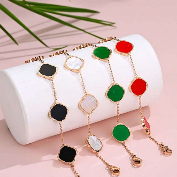 van clover bracelet designer four leaf clover bracelet fashion luxury ladies wedding jewellery gifts, Golden;silver
van clover bracelet designer four leaf clover bracelet fashion luxury ladies wedding jewellery gifts, Golden;silver