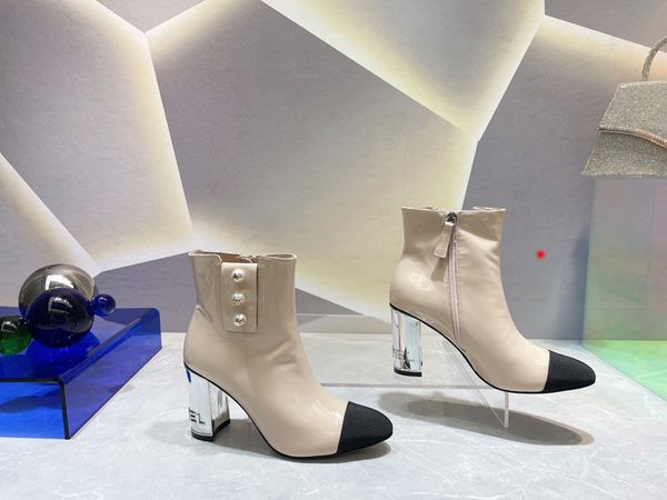 2023 women shoes designer boots desert boot flamingos love arrow real leather medal coarse non-slip winter shoe size eu35-40 -l079, Black
2023 women shoes designer boots desert boot flamingos love arrow real leather medal coarse non-slip winter shoe size eu35-40 -l079, Black