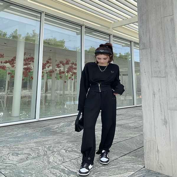2023 women's two-piece sportswear spring and autumn women's sports two overpants fashion luxury simple loose ladies casual pullove, White
2023 women's two-piece sportswear spring and autumn women's sports two overpants fashion luxury simple loose ladies casual pullove, White