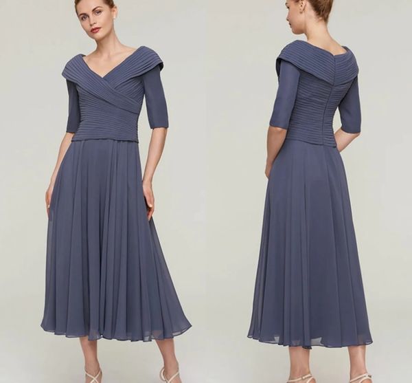 ink blue a-line mother of the bride dress plus size v neck ankle length chiffon half sleeve pleats bridal party gown 2023, Black;red
ink blue a-line mother of the bride dress plus size v neck ankle length chiffon half sleeve pleats bridal party gown 2023, Black;red