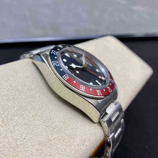 zf titanium watchswatch watch luxury designer fashion tudors41mm 5652 automatic mechanical movement men's watch waterproof, Slivery;golden
zf titanium watchswatch watch luxury designer fashion tudors41mm 5652 automatic mechanical movement men's watch waterproof, Slivery;golden