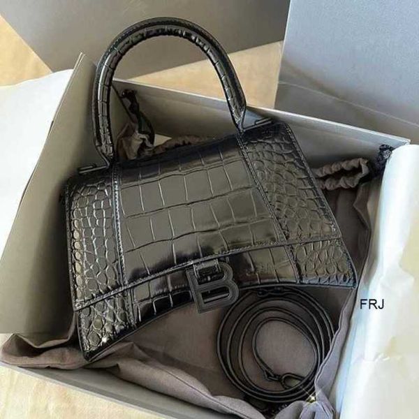 designer hourglas bags balenciga handbags honggu b family women 2022 new high version hourglas leather womens light luxury bra have logo frj
designer hourglas bags balenciga handbags honggu b family women 2022 new high version hourglas leather womens light luxury bra have logo frj