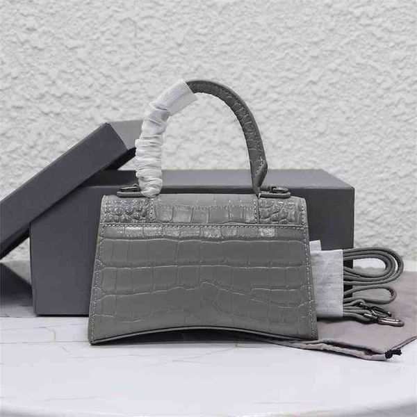 balencaige handbags designer hourglass bags crocodile pattern trend letter buckle portable bright leather single shoulder diagonal bag
balencaige handbags designer hourglass bags crocodile pattern trend letter buckle portable bright leather single shoulder diagonal bag