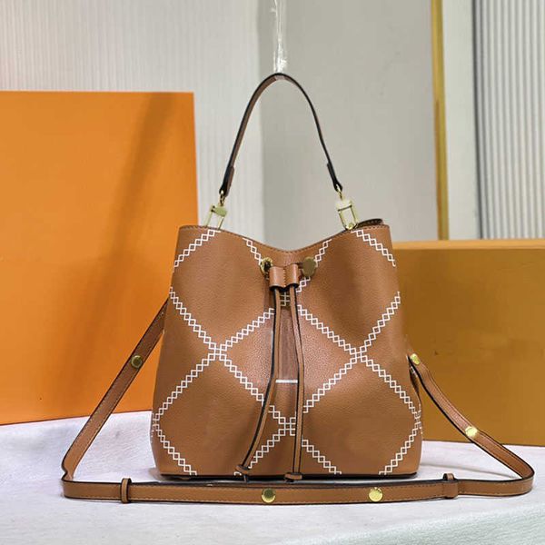 handbag designer bagdesigner bucket bag embossing flower crossbody handbag soft leather shoulder bags fashion shopping handbags quilted lini
handbag designer bagdesigner bucket bag embossing flower crossbody handbag soft leather shoulder bags fashion shopping handbags quilted lini