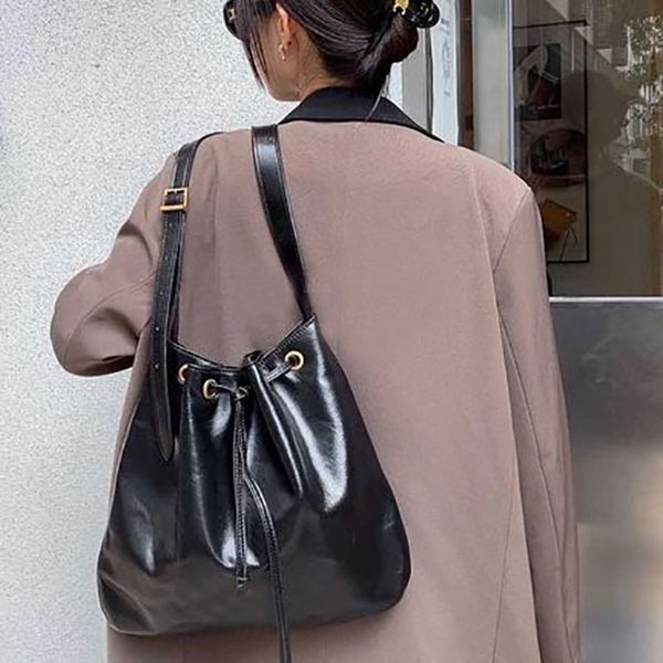 paris vii medium hobo bag in leather with drawstring closure bucket bags luxury designer ladies metal hardware shoulder handbag purse 2023
paris vii medium hobo bag in leather with drawstring closure bucket bags luxury designer ladies metal hardware shoulder handbag purse 2023