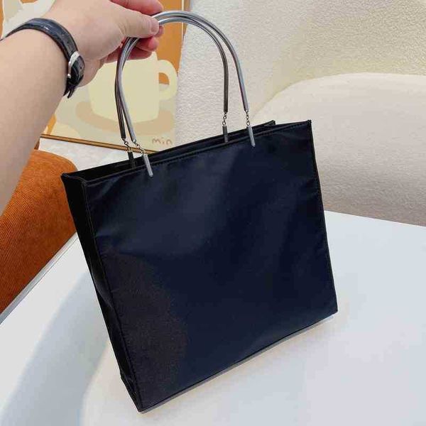 pbag triangle womens designer bag evening bags re-nylon tote bag handbags shopping large capacity handle ladies shoulder wallet 220902
pbag triangle womens designer bag evening bags re-nylon tote bag handbags shopping large capacity handle ladies shoulder wallet 220902