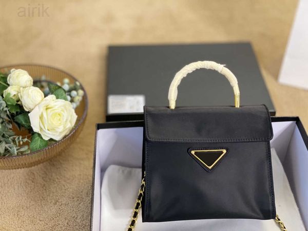 ms fashion shopping bag handbag shoulder purse super fine practical square women famous designer quality highest letter medieval series
ms fashion shopping bag handbag shoulder purse super fine practical square women famous designer quality highest letter medieval series