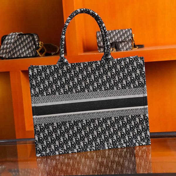 elegant multicolor vintage classic totes travel hand bagtote bag french shaped saddle armpit canvas shoulder ins commuting large capacity ve
elegant multicolor vintage classic totes travel hand bagtote bag french shaped saddle armpit canvas shoulder ins commuting large capacity ve