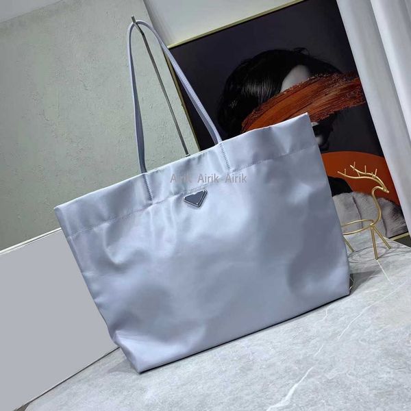 2023 luxury handbag designer brand shopping bag ladies label waterproof leisure travel bag large capacity nylon mommy tote bag ladies should
2023 luxury handbag designer brand shopping bag ladies label waterproof leisure travel bag large capacity nylon mommy tote bag ladies should
