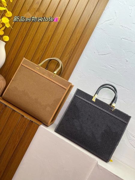 fashion new joker autumn and winter single shoulder fashion high appearance level upper grade leather texture cross-body shopping bag, Black;red
fashion new joker autumn and winter single shoulder fashion high appearance level upper grade leather texture cross-body shopping bag, Black;red
