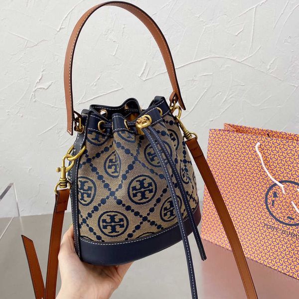 luxury leather handbags torys fashion burchs designer bags new drawstring bucket bag women's tb canvas embroidery old flower star one s
luxury leather handbags torys fashion burchs designer bags new drawstring bucket bag women's tb canvas embroidery old flower star one s