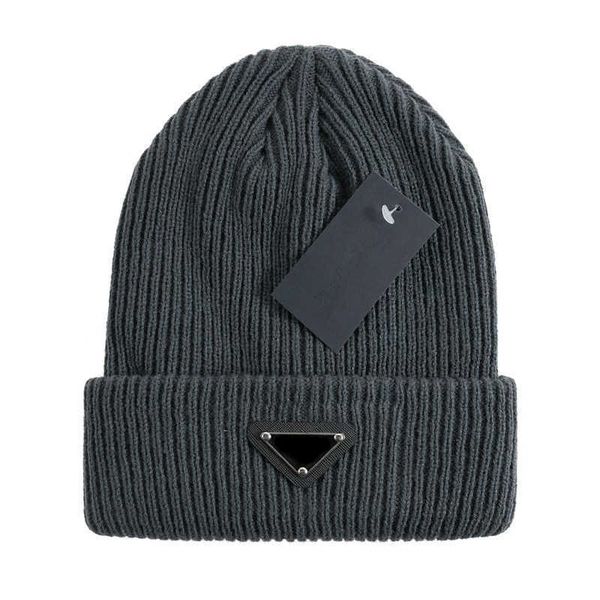 fashion men's women's designer hats quality knitted skull cap winter beanie, Blue;gray
fashion men's women's designer hats quality knitted skull cap winter beanie, Blue;gray