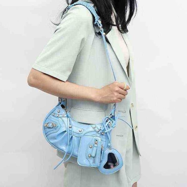 designer luxury womens bag balencigas handbag b-shaped paris single shoulder messenger fashion square gift shoulder oblique span versatile h
designer luxury womens bag balencigas handbag b-shaped paris single shoulder messenger fashion square gift shoulder oblique span versatile h