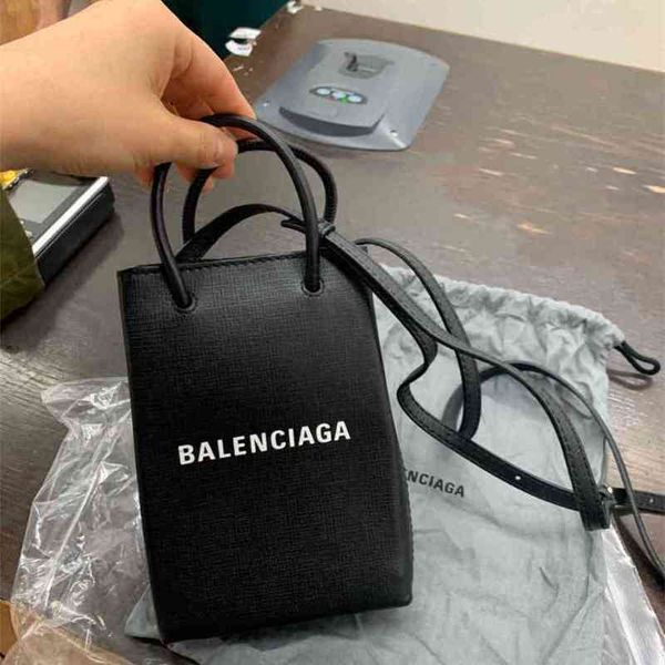 handbags designer balencaige hourglass bags mobile phone bag female letter shopping single shoulder messenger handbag male
handbags designer balencaige hourglass bags mobile phone bag female letter shopping single shoulder messenger handbag male