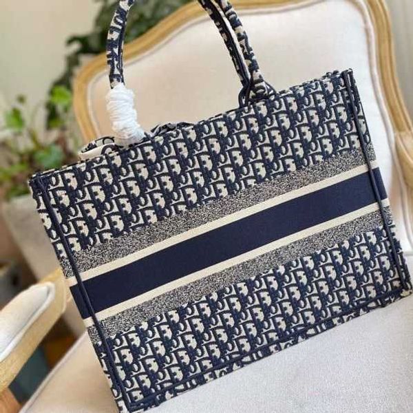 classic totes vintage elegant multicolor travel hand bagfashion women bag canva embroidery tote handbag large capacity
classic totes vintage elegant multicolor travel hand bagfashion women bag canva embroidery tote handbag large capacity