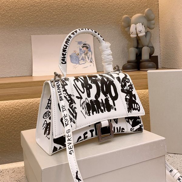 fashion crossbody bag designer bags shoulder purse luxury graffiti hourglass handbag leather tote bag shopping messenger handbags
fashion crossbody bag designer bags shoulder purse luxury graffiti hourglass handbag leather tote bag shopping messenger handbags