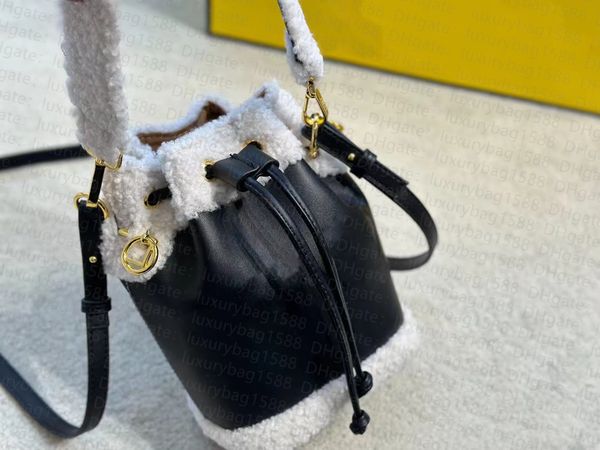 fashion women bag bucket bag single shoulder bag lamb hair cowhide metal logo design buckle designer crossbody
fashion women bag bucket bag single shoulder bag lamb hair cowhide metal logo design buckle designer crossbody