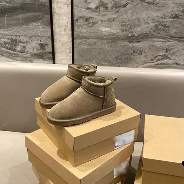 new winter classic couple designer mini platform boots super matte fur ladies snow boots suede wool blended comfortable anklesize 35-44, Black
new winter classic couple designer mini platform boots super matte fur ladies snow boots suede wool blended comfortable anklesize 35-44, Black