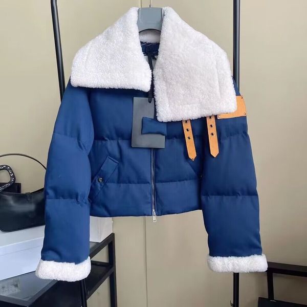 2022 women's fashionable down jacket with large fur collar in europe station keeps warm and fresh coat, Black;brown
2022 women's fashionable down jacket with large fur collar in europe station keeps warm and fresh coat, Black;brown