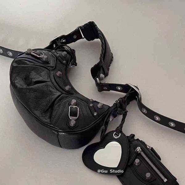 designer luxury womens bag balencigas handbag b-shaped paris single shoulder messenger fashion square gift shoulder oblique span versatile h
designer luxury womens bag balencigas handbag b-shaped paris single shoulder messenger fashion square gift shoulder oblique span versatile h