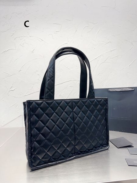 2022 women luxury handbag designer large tote bag real leather lady shoulder bags classic brand y crossbody fashion beach shopping bag black
2022 women luxury handbag designer large tote bag real leather lady shoulder bags classic brand y crossbody fashion beach shopping bag black