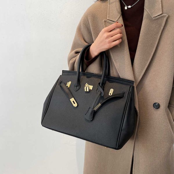 h bag head layer h ermese leather briki fashion classic bag network red large capacity 2022 new fashion one shoulder crossbody women hand 
h bag head layer h ermese leather briki fashion classic bag network red large capacity 2022 new fashion one shoulder crossbody women hand