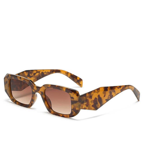 2022 sunglasses european and american fashion wide feet irregular personality street shooting catwalk men women full frame casual retro pers, White;black
2022 sunglasses european and american fashion wide feet irregular personality street shooting catwalk men women full frame casual retro pers, White;black