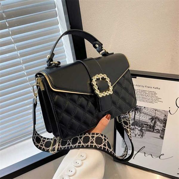 messenger bags small square portable women's 2022 wide strap sling single shoulder solid color leisure messenger bag
messenger bags small square portable women's 2022 wide strap sling single shoulder solid color leisure messenger bag