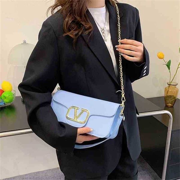 purse step into the handbags womens 2022 new underarm oblique cross advanced texture v-button flip shoulder
purse step into the handbags womens 2022 new underarm oblique cross advanced texture v-button flip shoulder