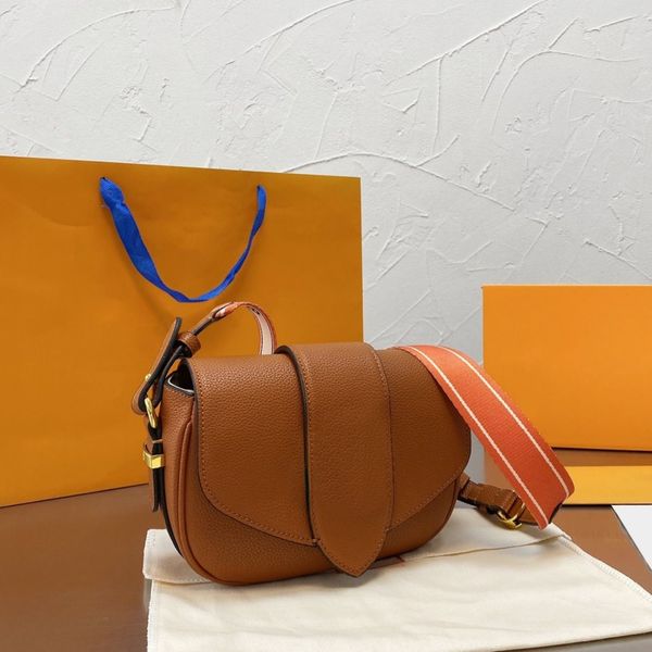 evening bags designer shoulder women crossbody printed saddle wide strap shopping handbag leather messenger lady wallet
evening bags designer shoulder women crossbody printed saddle wide strap shopping handbag leather messenger lady wallet