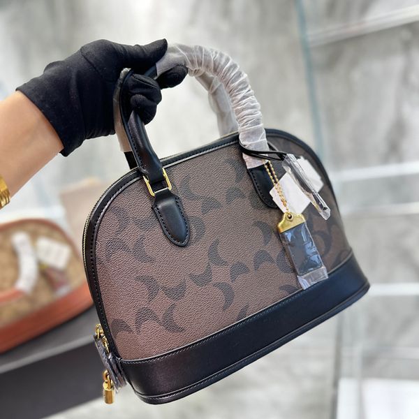 women bag designer shell bags fashion shoulder handbag luxury leather crossbody handbags classic vintage travel bags
women bag designer shell bags fashion shoulder handbag luxury leather crossbody handbags classic vintage travel bags