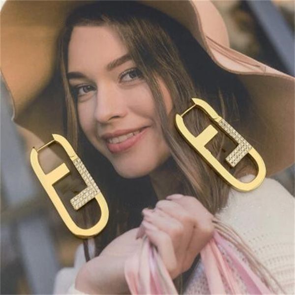 classic letter ear studs luxury designer women earrings suitable for wedding party jewelry accessories, Golden;silver
classic letter ear studs luxury designer women earrings suitable for wedding party jewelry accessories, Golden;silver