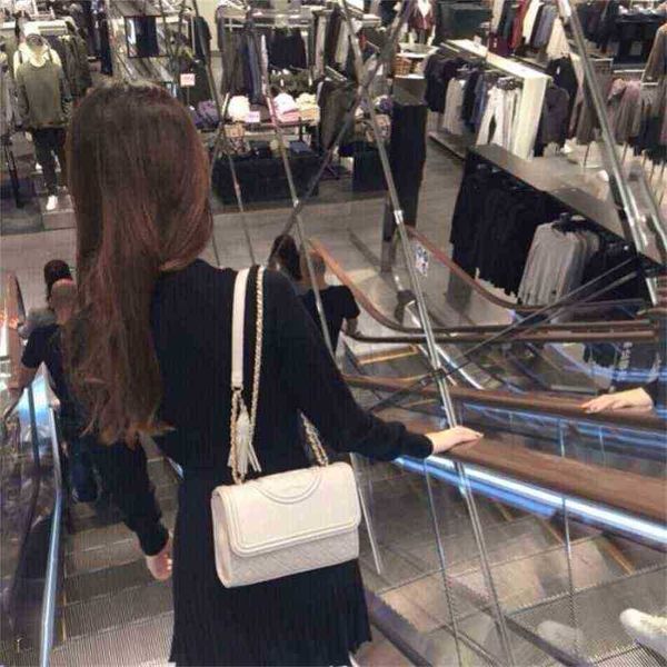 burchs torys handbags tb light spring small fragrance slung rhombic tassel chain leather womens bag shoulder crossbody wm wm
burchs torys handbags tb light spring small fragrance slung rhombic tassel chain leather womens bag shoulder crossbody wm wm