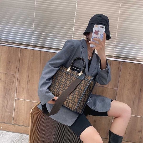 bag women's new sling single shoulder messenger tote bag large capacity portable
bag women's new sling single shoulder messenger tote bag large capacity portable
