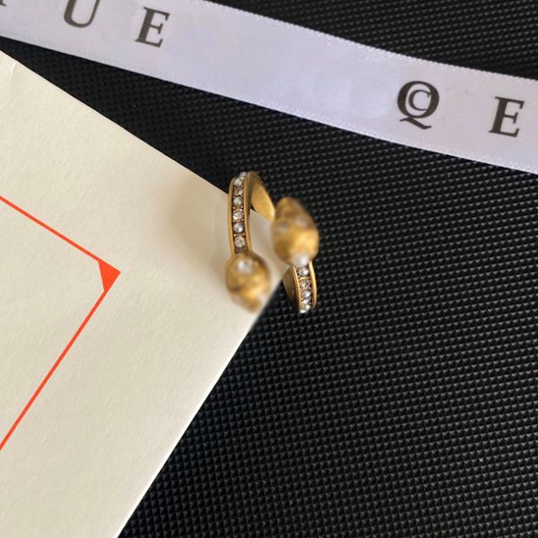 classic premium jewelry ring charm women style fashion international brand selected quality birthday valentines day small popular, Golden;silver
classic premium jewelry ring charm women style fashion international brand selected quality birthday valentines day small popular, Golden;silver
