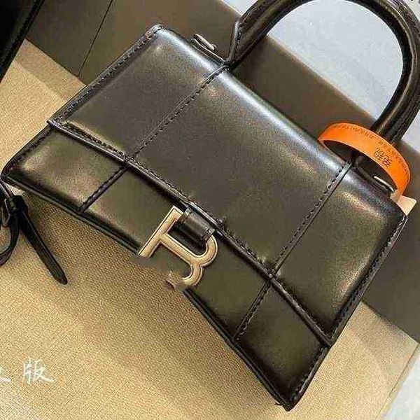 designer luxury womens bag balencigas handbag b-shaped paris single shoulder messenger fashion square gift shoulder oblique span versatile h
designer luxury womens bag balencigas handbag b-shaped paris single shoulder messenger fashion square gift shoulder oblique span versatile h