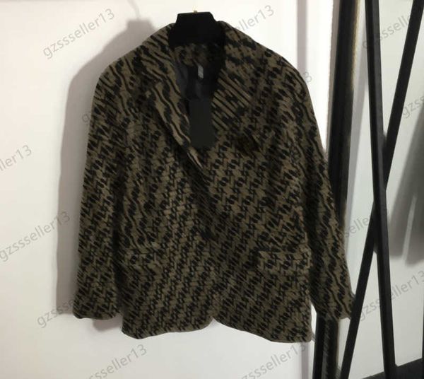 luxury womens jacket double f jacquard velvet suit jackets lapel pockets garments split profile coats designer autumn winter women wear 1970, Black;brown
luxury womens jacket double f jacquard velvet suit jackets lapel pockets garments split profile coats designer autumn winter women wear 1970, Black;brown