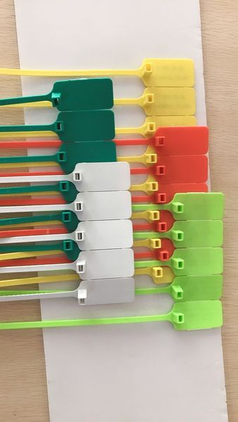 shoe zip tie red white blue yellow strap tag plastic buckle virgial designer c c label ck25011241 2021, White;pink
shoe zip tie red white blue yellow strap tag plastic buckle virgial designer c c label ck25011241 2021, White;pink
