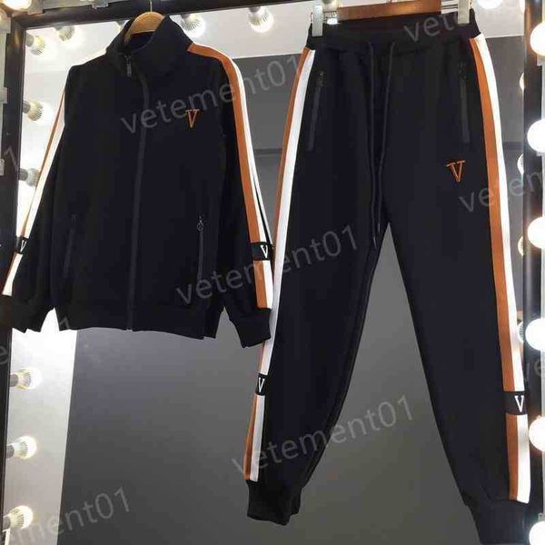 womens two piece pants logo-print cardigan track jacket with side-striped trousers 2 piece sets luxury designer tracksuits for women, White
womens two piece pants logo-print cardigan track jacket with side-striped trousers 2 piece sets luxury designer tracksuits for women, White
