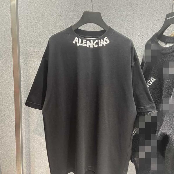 designer balencaigass mens t-shirts paris b home 2022 spring and summer new short sleeve tshirt thread letter printing loose os neckline for, White;black
designer balencaigass mens t-shirts paris b home 2022 spring and summer new short sleeve tshirt thread letter printing loose os neckline for, White;black