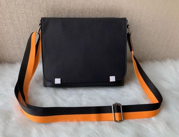 designer leather bag man's messenger bags fashionable casual shoulder bags cross body
designer leather bag man's messenger bags fashionable casual shoulder bags cross body