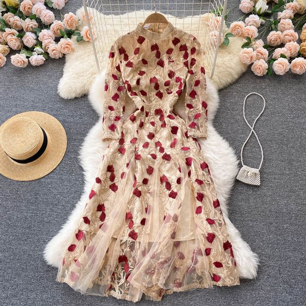 vintage court style flower embroidery dress 2023 early spring new style high end close waist slim mesh long skirts, Black;gray
vintage court style flower embroidery dress 2023 early spring new style high end close waist slim mesh long skirts, Black;gray