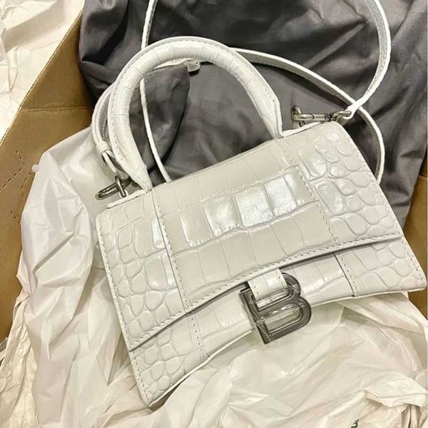 designer balenciga handbags hourglas bags bag 2022 new fashion crocodile hourglas net red autumn and winter versatile hand single shoulder h
designer balenciga handbags hourglas bags bag 2022 new fashion crocodile hourglas net red autumn and winter versatile hand single shoulder h