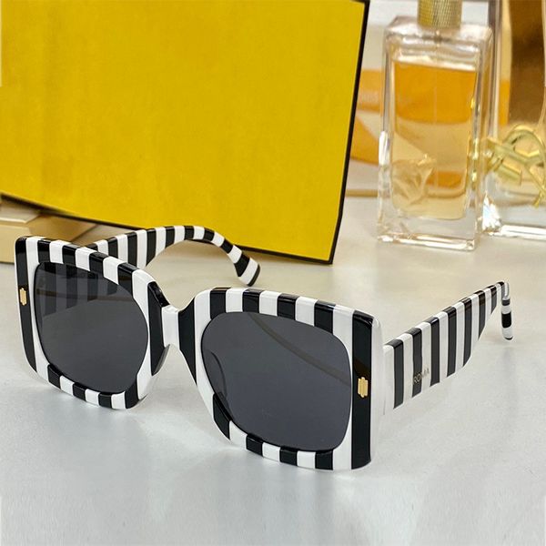 Fashion Trend Square Men Women Letter Sunglasses Zebra Stripes 0435 Brand Design Male Ladies Summer Beach UV400 Sun Glasses Brown gradient lenses De Sol Shades
Fashion Trend Square Men Women Letter Sunglasses Zebra Stripes 0435 Brand Design Male Ladies Summer Beach UV400 Sun Glasses Brown gradient lenses De Sol Shades