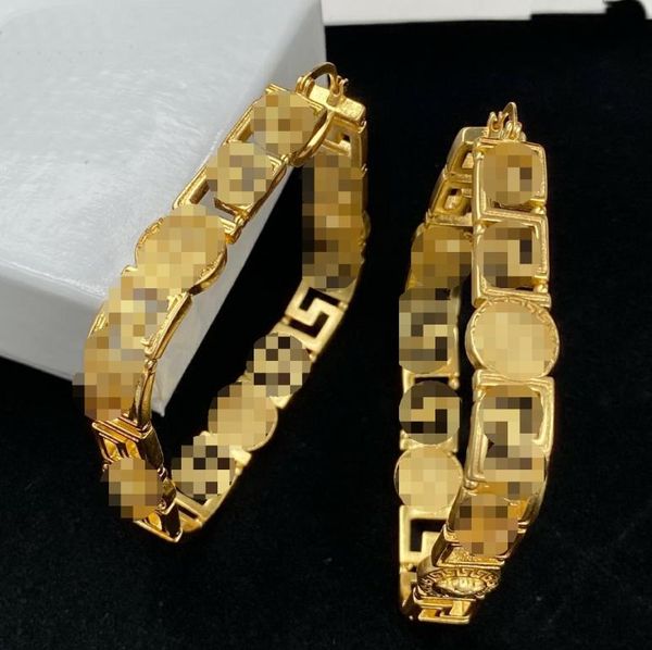 fashion new designed hoop big round earrings v letter ladies earings banshee medusa portrait brass 18k gold plated women ear stud designer j, Golden;silver
fashion new designed hoop big round earrings v letter ladies earings banshee medusa portrait brass 18k gold plated women ear stud designer j, Golden;silver