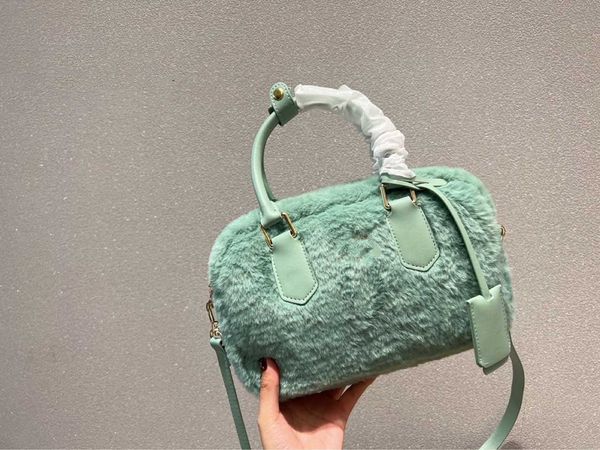 shoulder bags 2022 new autumn and winter hairy sweet soft cute armpit bag bill of lading shoulder messenger fluffy fashionable
shoulder bags 2022 new autumn and winter hairy sweet soft cute armpit bag bill of lading shoulder messenger fluffy fashionable