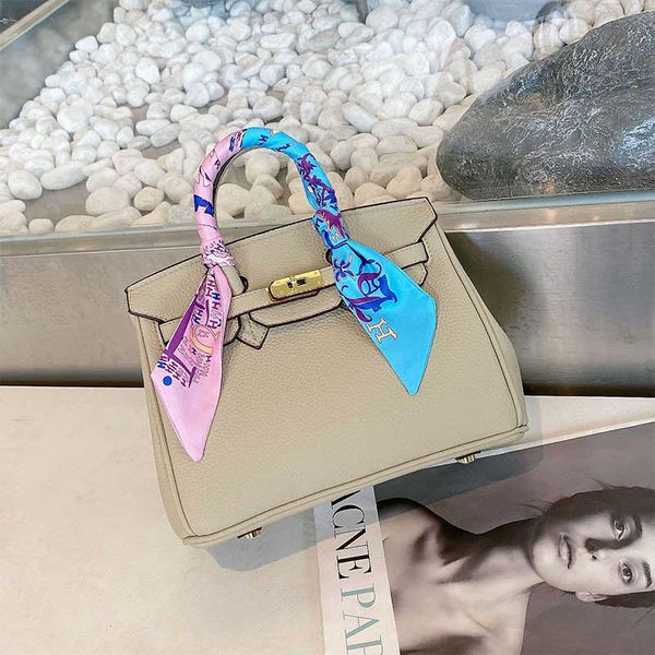 original edition head layer h home leather berkins fashion classic bag 2023 new summer high capacity one shoulder messenger mini silk scarf
original edition head layer h home leather berkins fashion classic bag 2023 new summer high capacity one shoulder messenger mini silk scarf