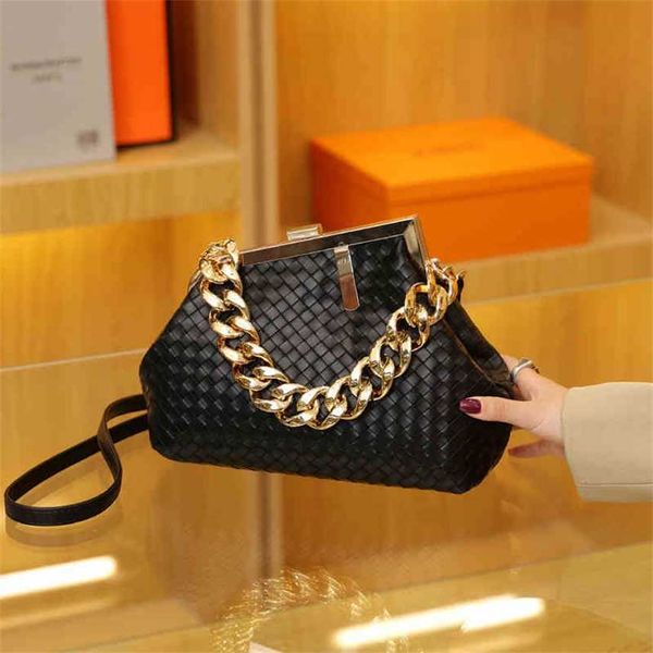 sweet department personalized knitting special-shaped clip mouth women's chain small square bag 2022 new women's sling one shoulde
sweet department personalized knitting special-shaped clip mouth women's chain small square bag 2022 new women's sling one shoulde